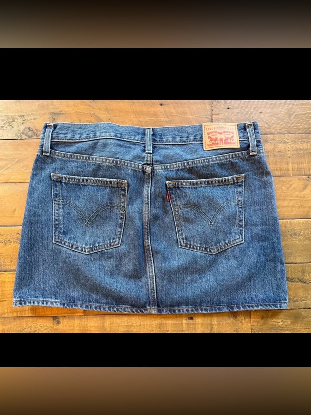 levi’s jean icon skirt, size 30 (Large)